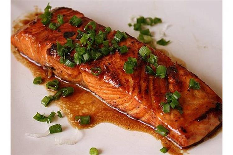 طريقة طبخ سمك السلمون بالصويا صوص في الفرن