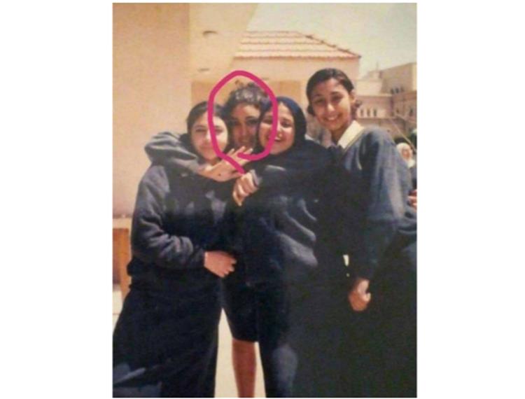 صديقة ياسمين صبري تظهر صورتها في المدرسة وتكشف شكلها الحقيقي