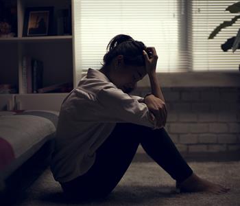 أعراض الاكتئاب قلة التركيز ومشاكل النوم من ضمنهم
