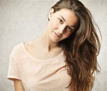 3 وصفات طبيعية لتكثيف الشعر