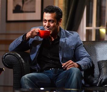 سلمان خان يتشارك قهوته مع هذه الممثلة ويشعل الانترنت
