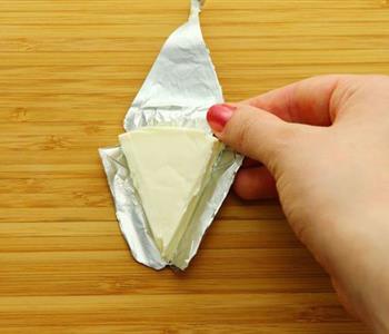 طريقة عمل الجبنة المثلثات للشيف نجلاء الشرشابى