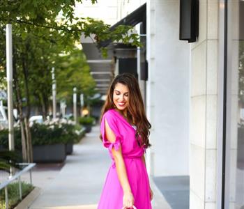ألوان الحقائب التي يمكن تنسيقها مع الملابس الوردية