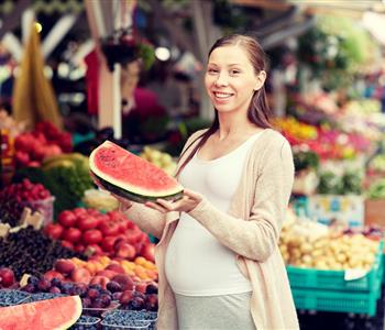 أطعمة تساعد على ترطيب جسمك أثناء الحمل