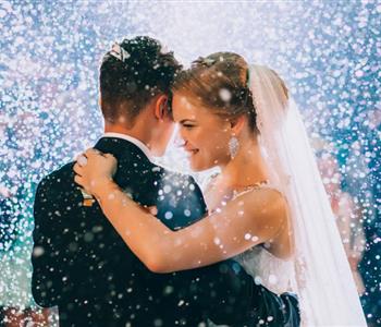 6 أسباب لإقامة حفل الزفاف ليلة رأس السنة الجديدة