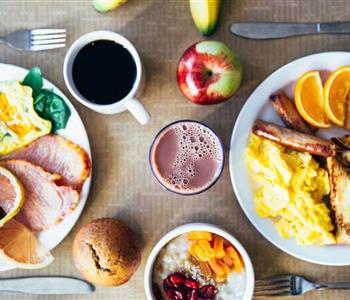 أفضل وأسوأ الأطعمة على الإفطار عند محاولة إنقاص الوزن