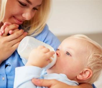 3 طرق لفطام الطفل من الرضاعة الطبيعية و7 نصائح لتجنب متاعبه
