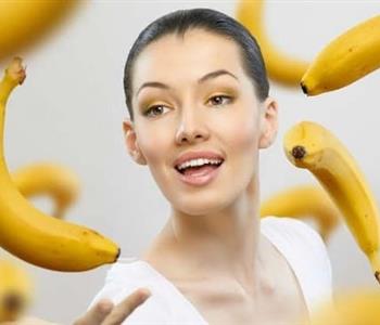 3 وصفات لتنعيم الشعر بقشر الموز وداع ا للتقصف