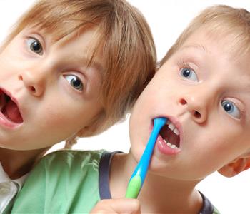 جل الاسنان لعلاج الألم عند الأطفال ومخاطر المواد الفعالة به