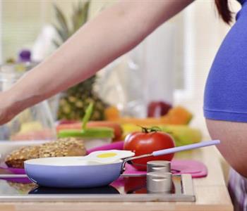 8 مشروبات و13 صنف من الأطعمة الممنوعة على الحامل للحفاظ على صحة الجنين