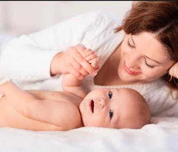 دليلك الشامل للعناية بحديثي الولادة الأمومة أصبحت أسهل