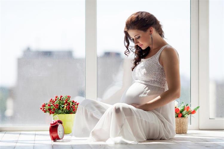 وصفات طبيعية مجربة لتفتيح المناطق الحساسة للحامل