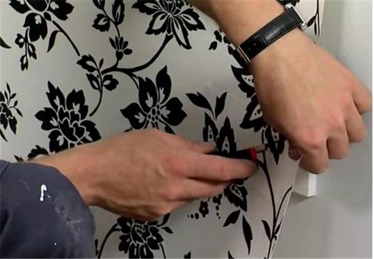 كيفية تركيب ورق الجدران على البويه