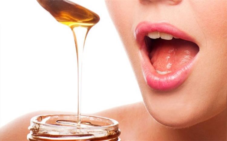 أضرار تناول العسل بالملاعق المعدنية