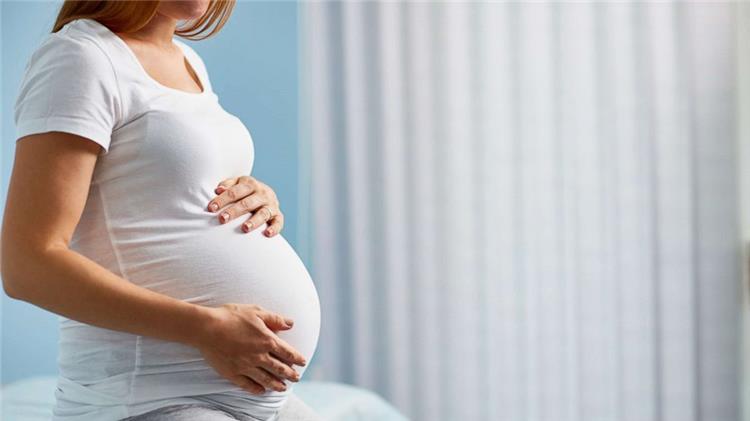 فيتامينات ومعادن وأحماض يجب على الأم تناولها خلال فترة الحمل والرضاعة