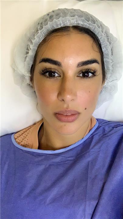 ياسمين صبري في غرفة العمليات بعد تعرضها لوعكة صحية