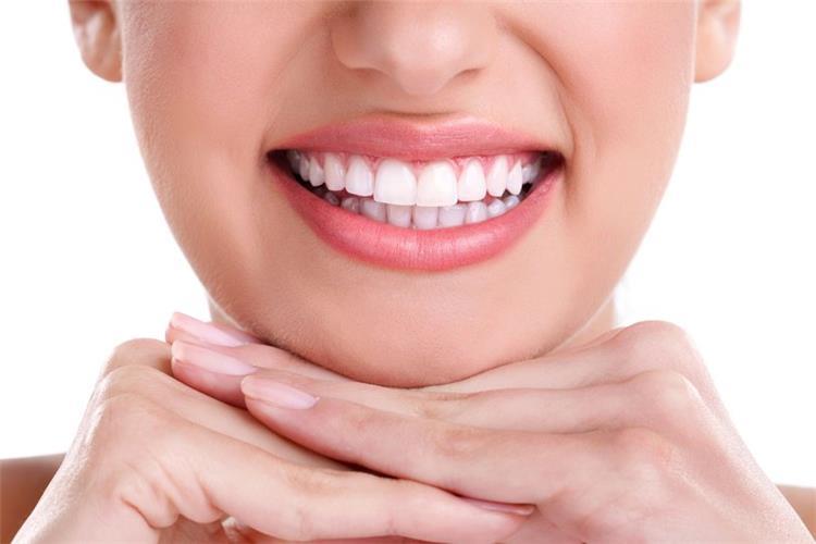 وصفات طبيعية لتبييض الأسنان