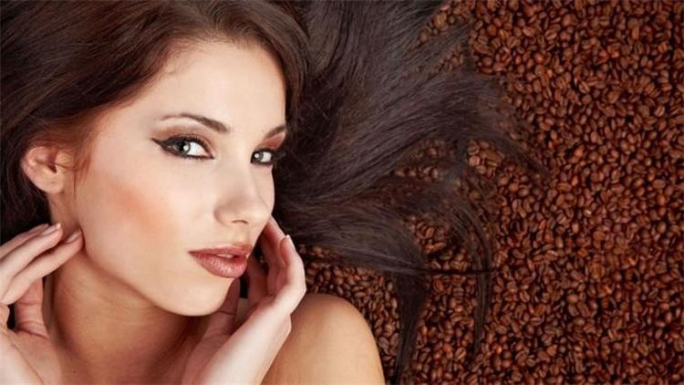 وصفة القهوة والبلسم لعلاج تقصف الشعر