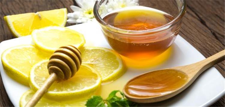 ماسك الليمون والعسل لعلاج جفاف البشرة