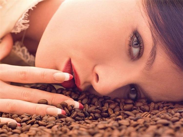 فوائد القهوة السوداء للبشرة