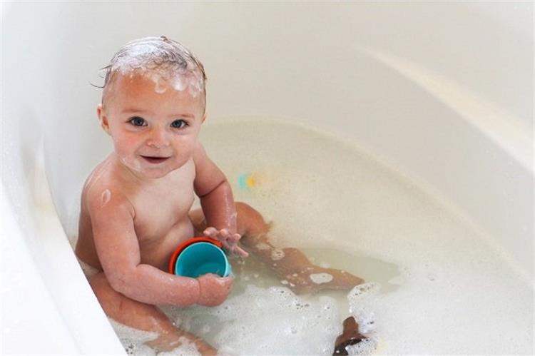 نصائح لإعداد حمام الطفل بأمان