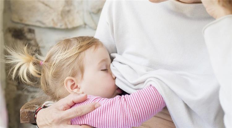 كيف تعرفين متى تتوقفين عن الرضاعة الطبيعية؟‏