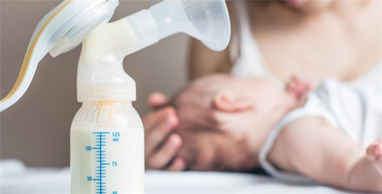 10 فوائد لحليب الأم.. الرضاعة ليست من بينهم