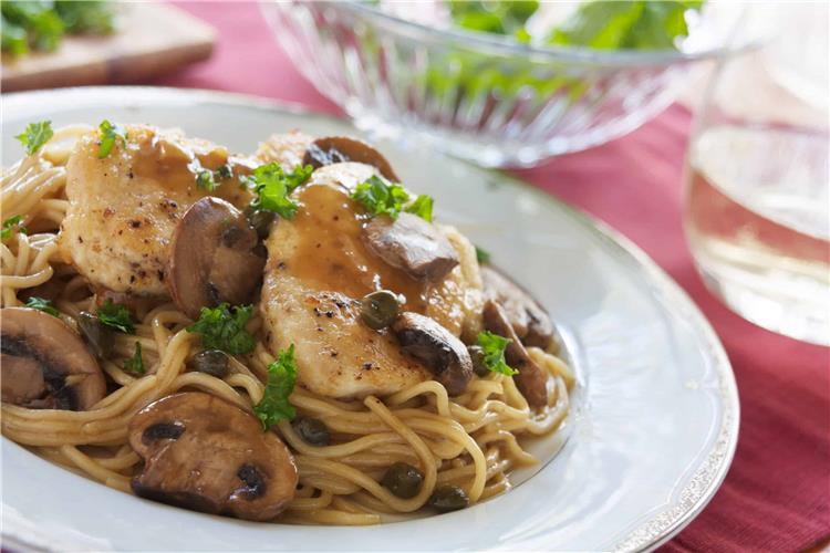 طريقة عمل بيكاتا الدجاج بالمشروم