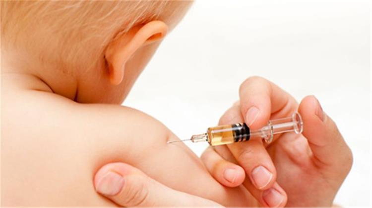 4 أسباب تجبرك على تأجيل تطعيم طفلك