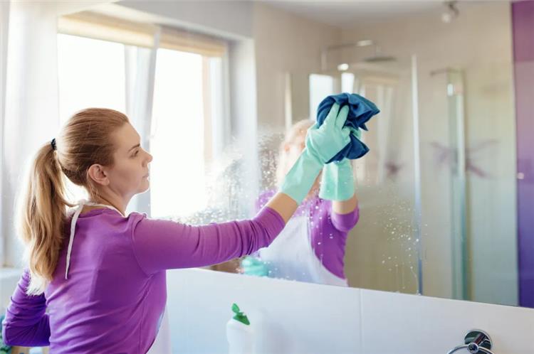 نصائح تنظيف فعالة لتجنب خدش المرايا