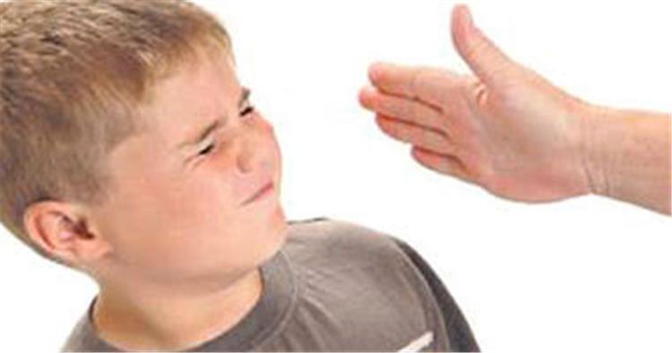 5 أضرار نفسية لصفع الأطفال على الوجه