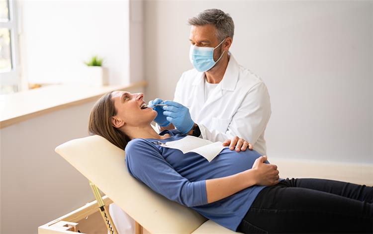 نصائح للمحافظة على صحة الأسنان أثناء الحمل