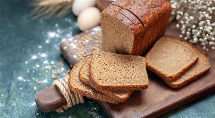 فوائد الخبز الأسمر للرجيم.. تخسيس الوزن بسهولة