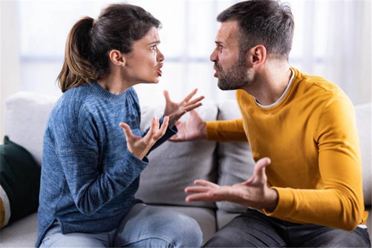 15 طريقة لتجاوز لحظات الغضب بين الزوجين