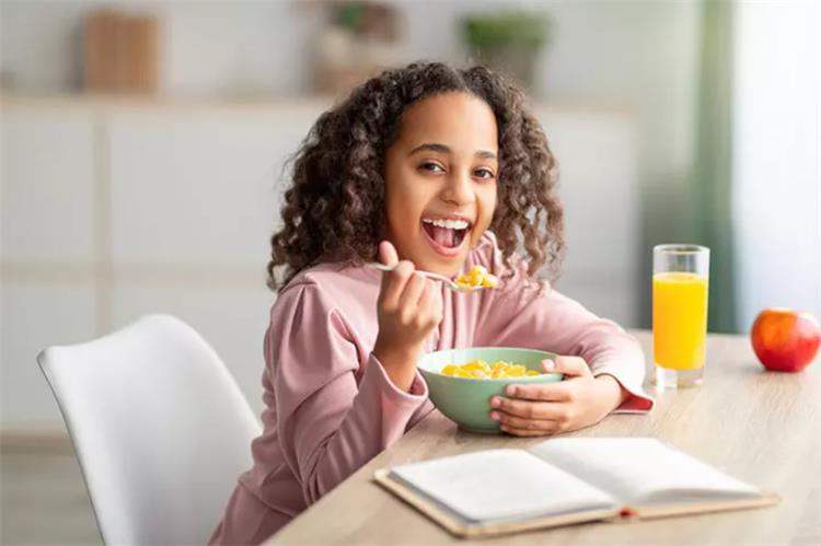 كيف نعلم الأطفال العادات الصحية ومهارات الوقاية من الأمراض
