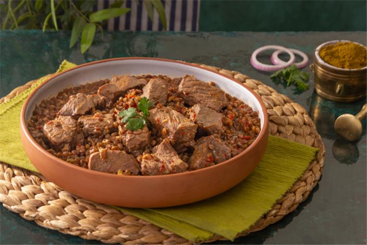 طريقة عمل كمونية اللحم بالعدس