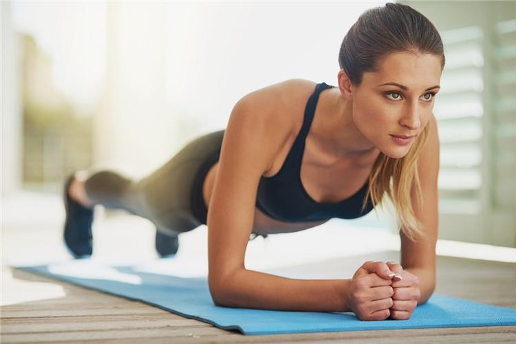 التمارين الرياضية المنزلية.. أفكار ونصائح للممارسة دون معدات