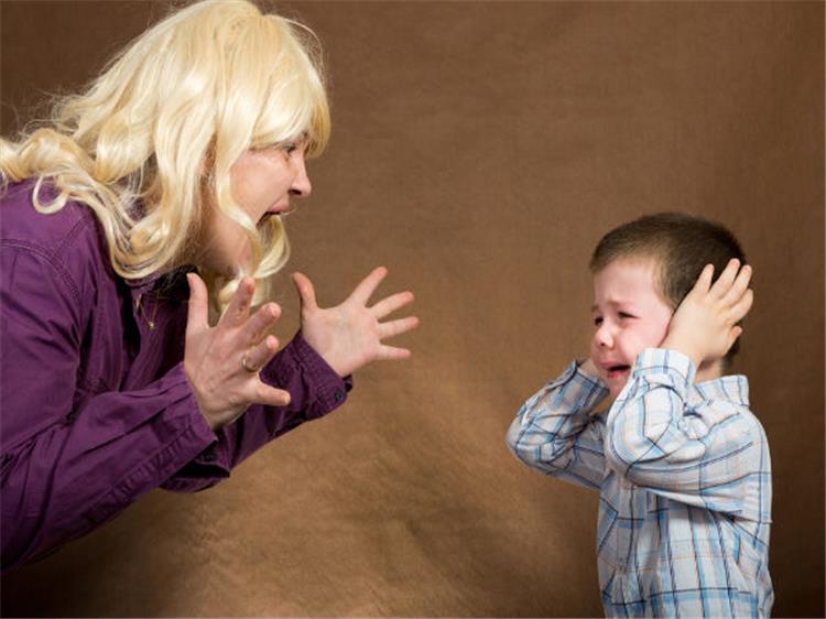 7 نصائح تساعدك للتعامل مع طفلك المشاغب