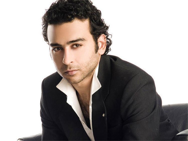 أحمد عزمي يتعرض لوعكة صحية شديدة بسبب فيلمه الجديد