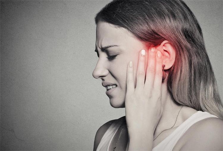 ثقب الأذن الوسطى المزمن