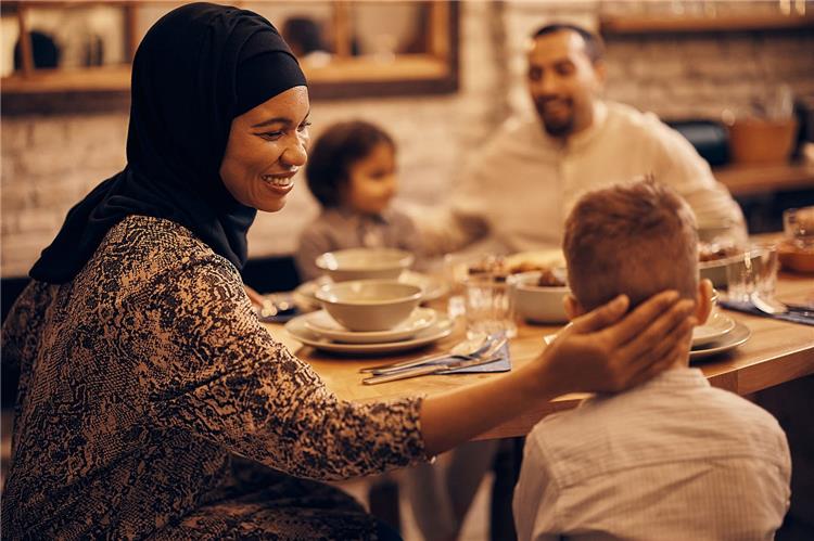 هذه الأسباب تشجع طفلك على الصيام في رمضان