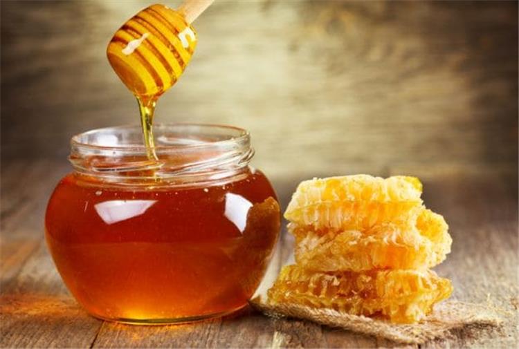 11 فائدة للعسل على صحة النساء