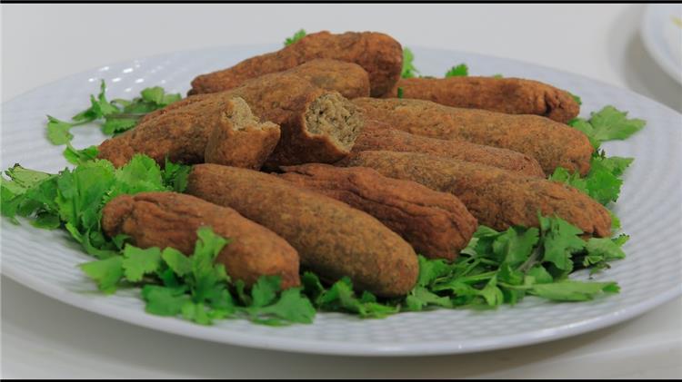 طريقة عمل العدس بجبة كفتة
