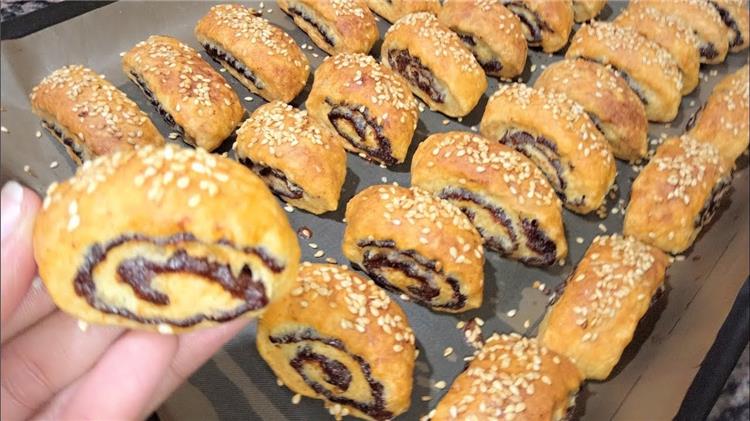 طريقة عمل المنين بالعجوة والشمر والينسون البيتي.. خطوة بخطوة