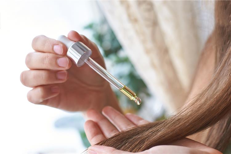 حمام الزيت المثالي لتغذية الشعر وتنعيمه