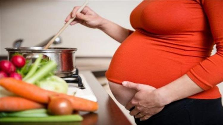 أطعمة ممنوعة على الحامل للحافظ على صحة الجنين