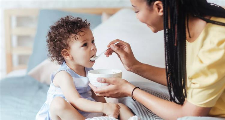 أطعمة مفيدة لصحة جهاز طفلك المناعي