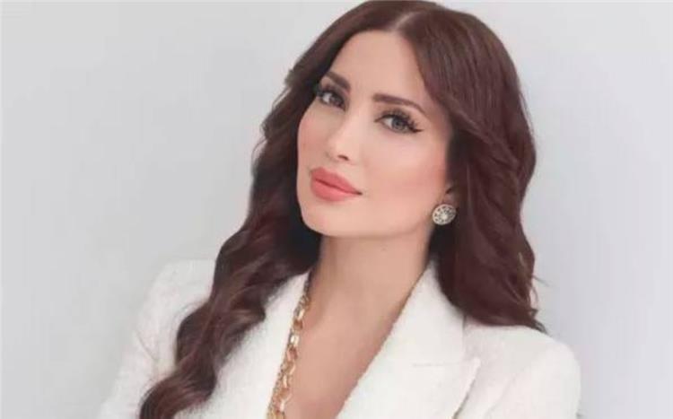أول ظهور رسمي لنسرين طافش مع زوجها بعد شهور من إخفاء ملامحه