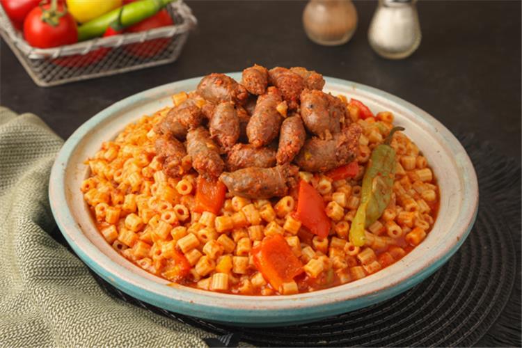 طريقة عمل المبكبكة بالسجق