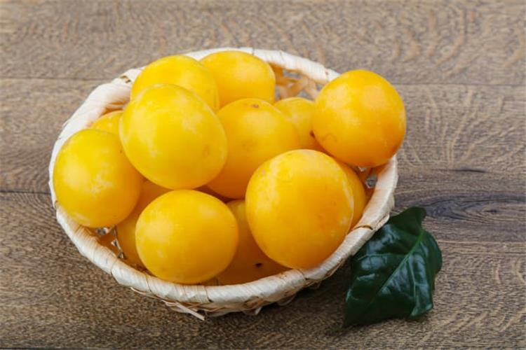 فوائد البرقوق الأصفر